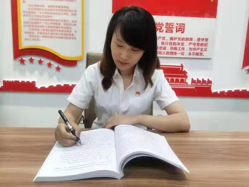 華山先進(jìn) | 楊璞：誠心篤行 “黨務(wù)小白”的成長(cháng)脫變