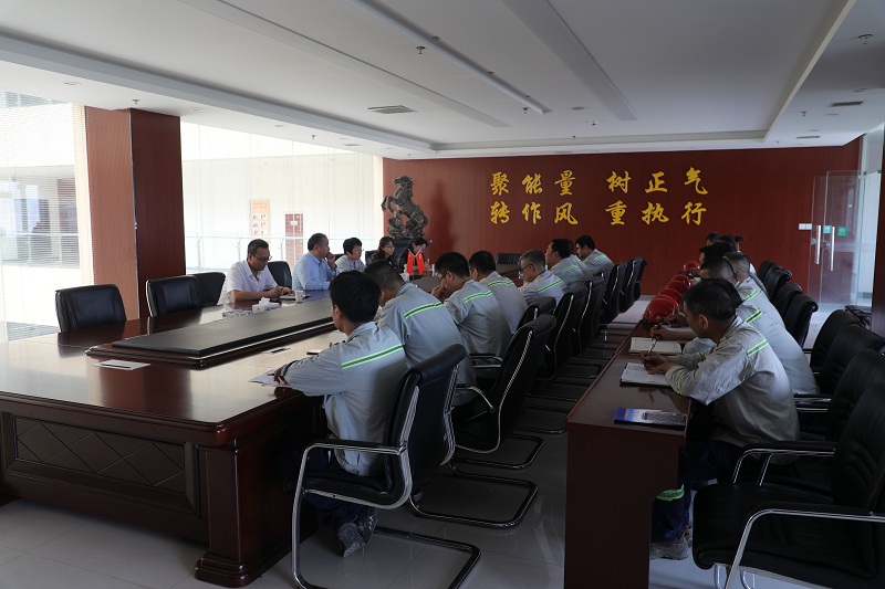 生態(tài)水泥公司副總經(jīng)理時(shí)啟林到富平公司督導工作
