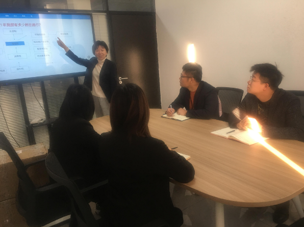 智引公司財務(wù)資產(chǎn)部自主開(kāi)展財務(wù)知識培訓會(huì )?