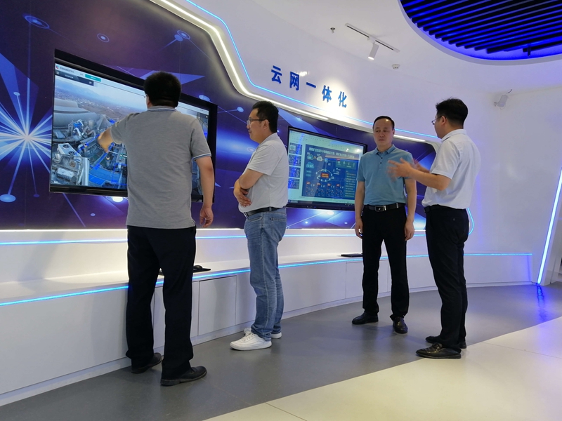 高陵區科技工信與商務(wù)局副局長(cháng)魏宏志一行到智引公司調研指導工作
