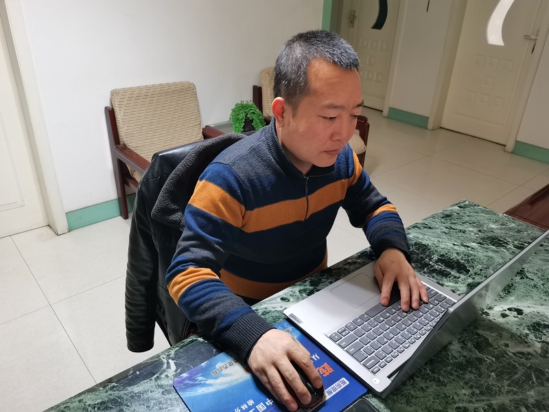 白剛：一路乘風(fēng)破浪 奔向人生的“詩(shī)與遠方”