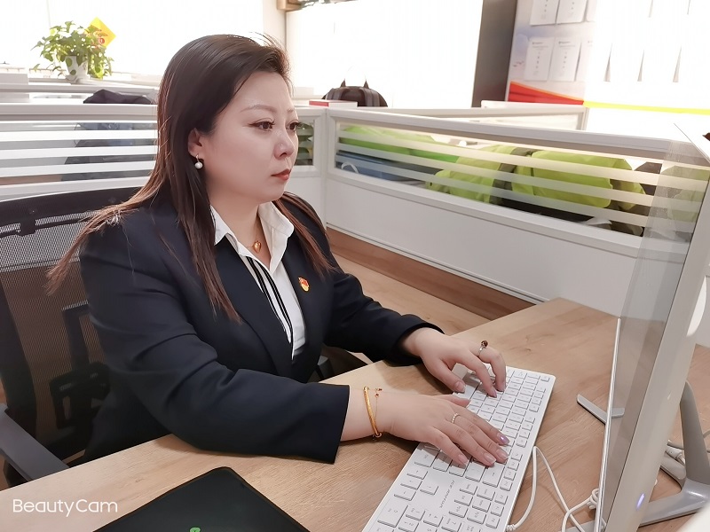 柴琳：樂(lè )于奉獻默默無(wú)聞的后勤人