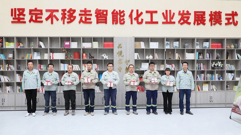 強技能學(xué)本領(lǐng) 書(shū)香傳真經(jīng)——富平公司開(kāi)展贈書(shū)活動(dòng)