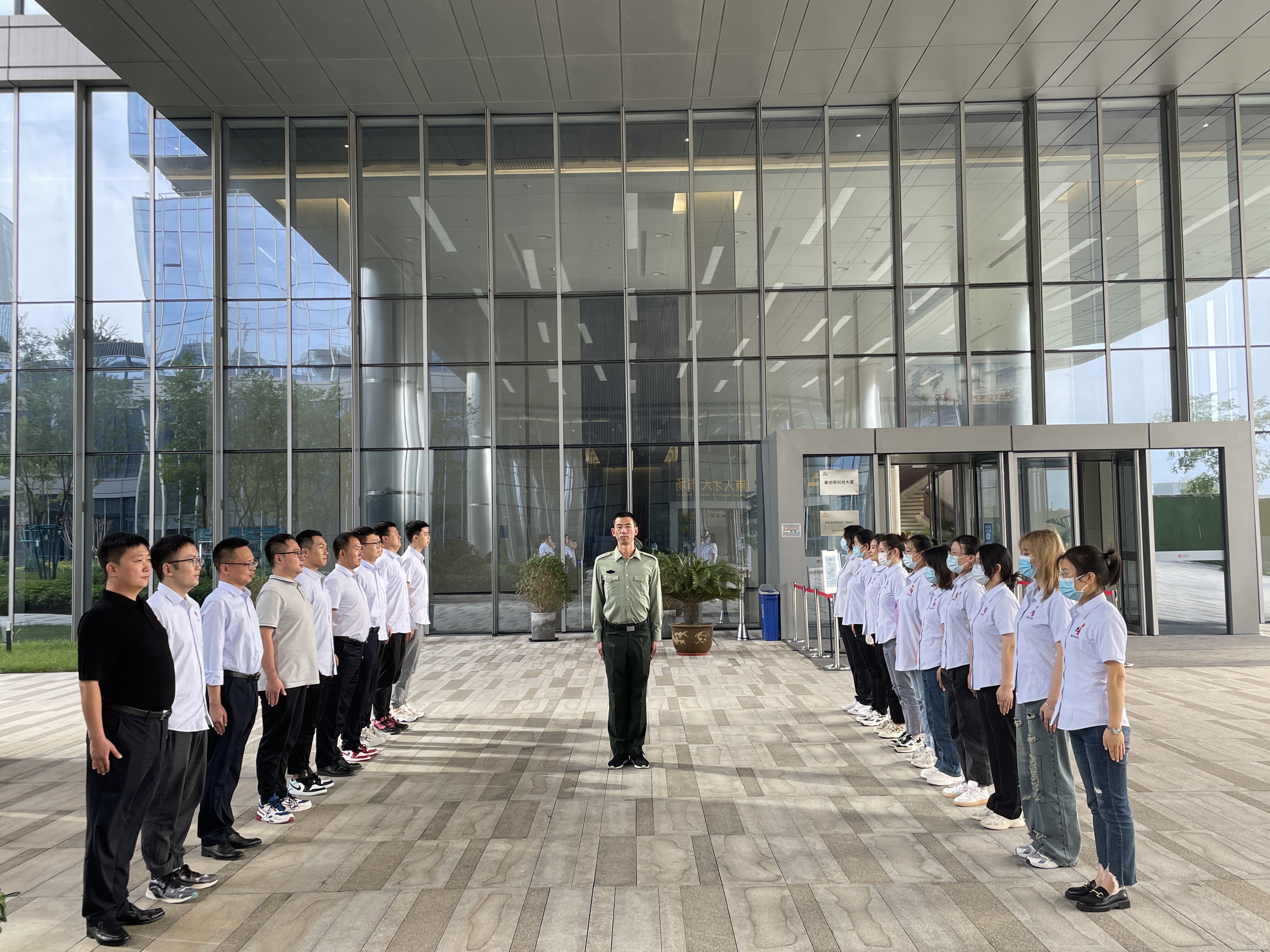 智引公司：軍事教育學(xué)紀律 堅定信念強作風(fēng)