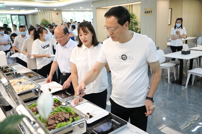 生態(tài)水泥公司“華山印象”職工智慧餐廳正式營(yíng)業(yè)啦！