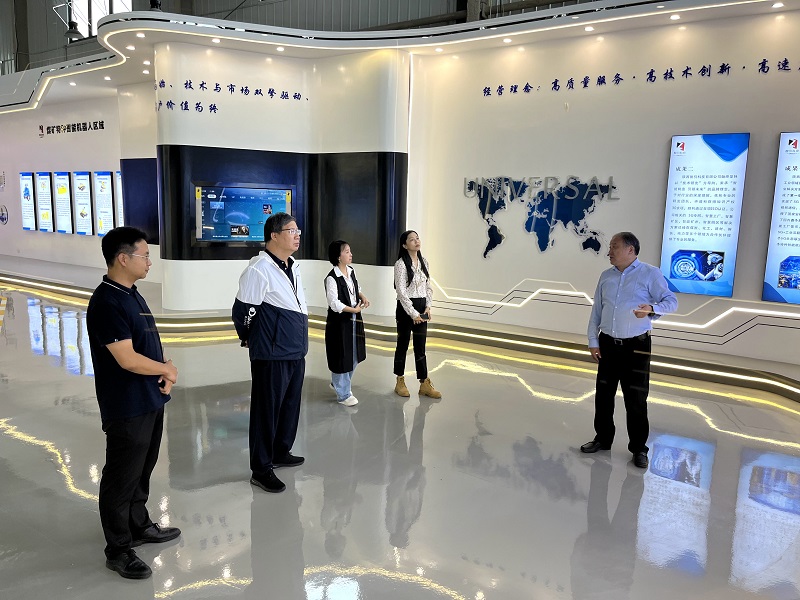 中國水泥協(xié)會(huì )秘書(shū)長(cháng)王郁濤一行到智引公司調研指導工作