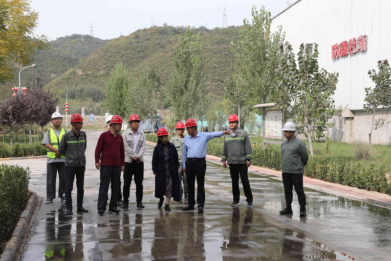 黃陵公司順利通過(guò)全國粉磨企業(yè)AAA綠色工廠(chǎng)年度審核