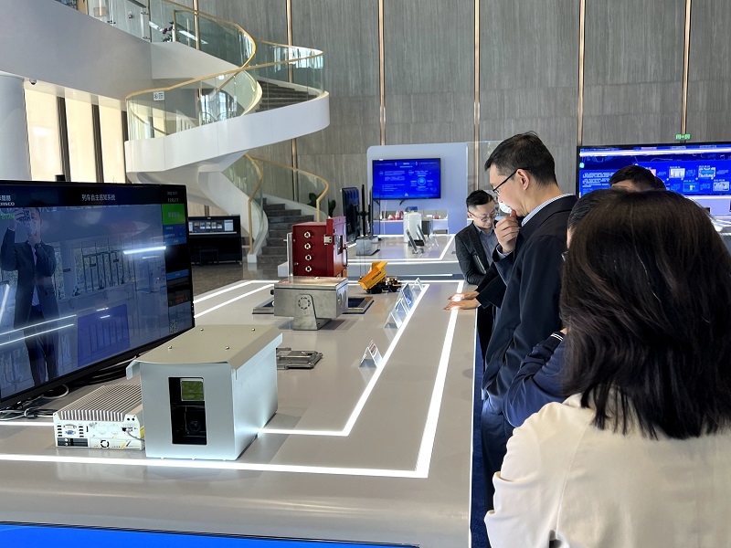 智引公司參加首屆秦創(chuàng  )原總窗口建設成效展