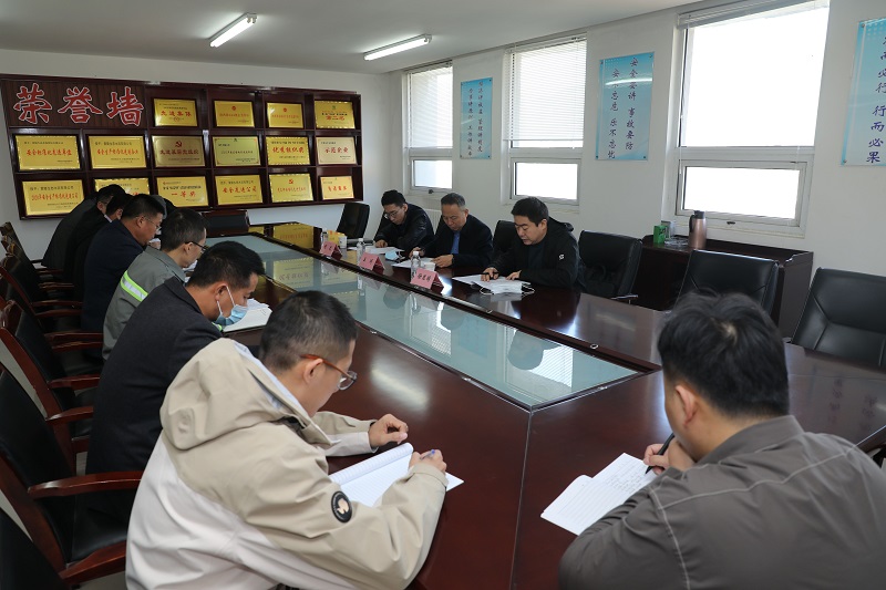 陜西建材科技集團副總經(jīng)理王琦一行到黃陵公司調研指導