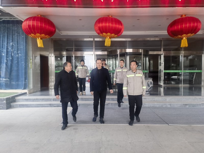 暖心 ——陜西建材科技公司黨委書(shū)記、董事長(cháng)張超暉新春走基層鼓干勁