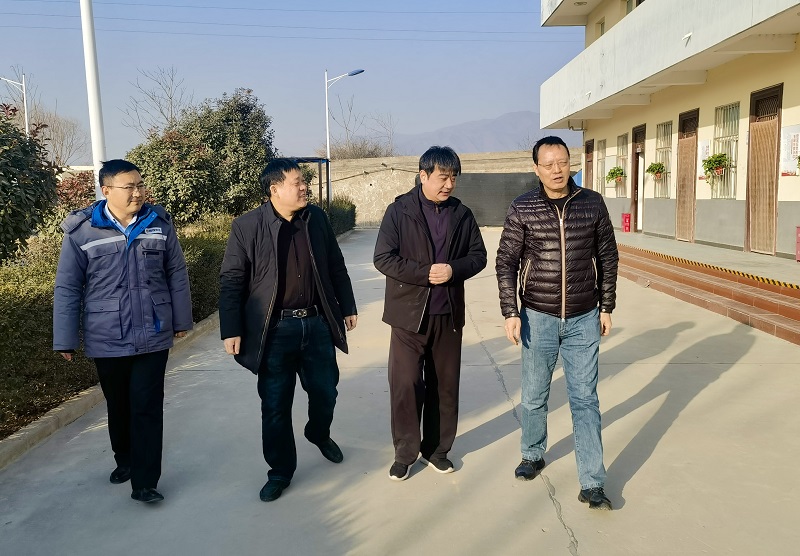 希望 ——陜西建材科技公司黨委書(shū)記、董事長(cháng)張超暉下基層送祝福話(huà)發(fā)展