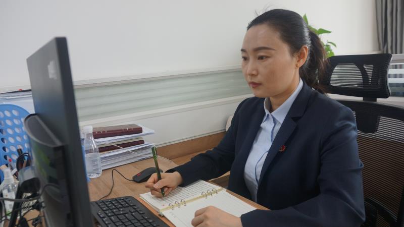“賢內助”用愛(ài)撐起一片天——陜西建材科技公司“督廉助廉”賢內助張嬌