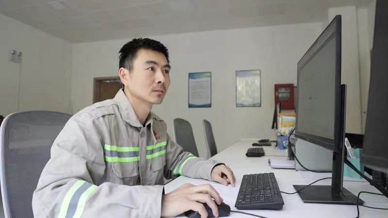 把奮斗寫(xiě)進(jìn)青春里——記富平縣“青春十年成就獎”獲得者王劍