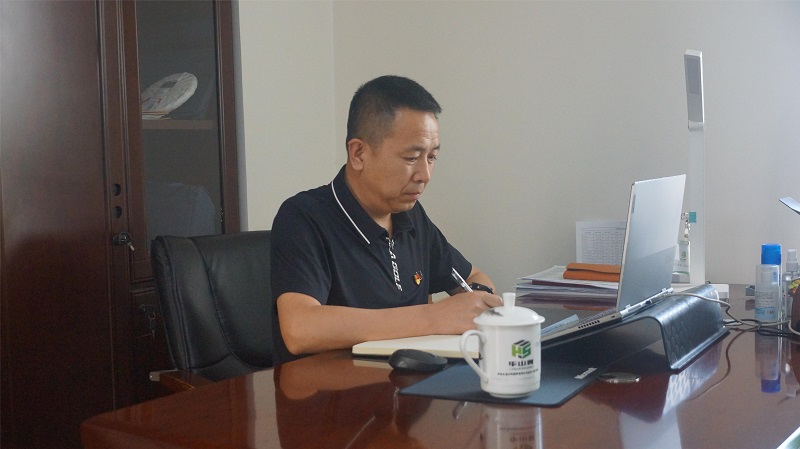 忠誠踐行者 營(yíng)銷(xiāo)排頭兵 ——記華山營(yíng)銷(xiāo)公司常育育