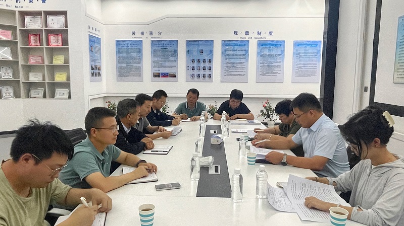 陜西建材科技公司黨委委員、副總經(jīng)理郭正亮一行到神木恒穩公司督導檢查工作