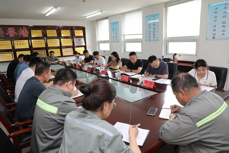 陜西建材科技公司副總經(jīng)理杜永康深入黃陵公司調研指導工作