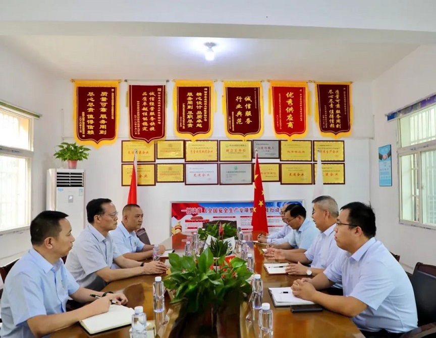 深入市場(chǎng) 提振信心——陜西建材科技公司黨委書(shū)記、董事長(zhǎng)張超暉深入一線(xiàn)傾聽(tīng)市場(chǎng)聲音