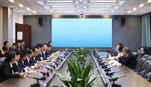 趙福堂到澄合礦業(yè)公司檢查安全生產(chǎn)工作并看望慰問(wèn)礦區干部職工