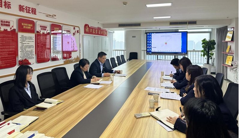 陜西建材科技公司安全環(huán)保監察部、人力資源部組織開(kāi)展在“‘兩強三講四比’中開(kāi)展以‘三問(wèn)三省’為基，‘六個(gè)是否’為本，‘八個(gè)聚焦’為要，推動(dòng)公司高質(zhì)量發(fā)展”大討論