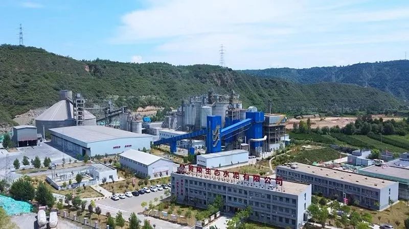 黃陵公司順利通過(guò)全國粉磨企業(yè)AAA級綠色工廠(chǎng)2023年度監督審核