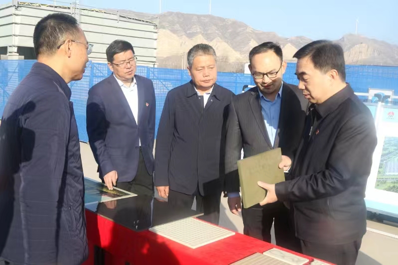 韓城市委書(shū)記亢振峰一行到龍門(mén)綠碳調研指導項目建設
