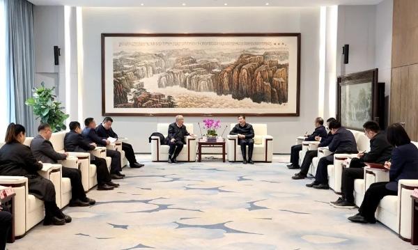 張文琪會(huì )見(jiàn)隆基綠能科技股份有限公司創(chuàng  )始人、總裁李振國一行