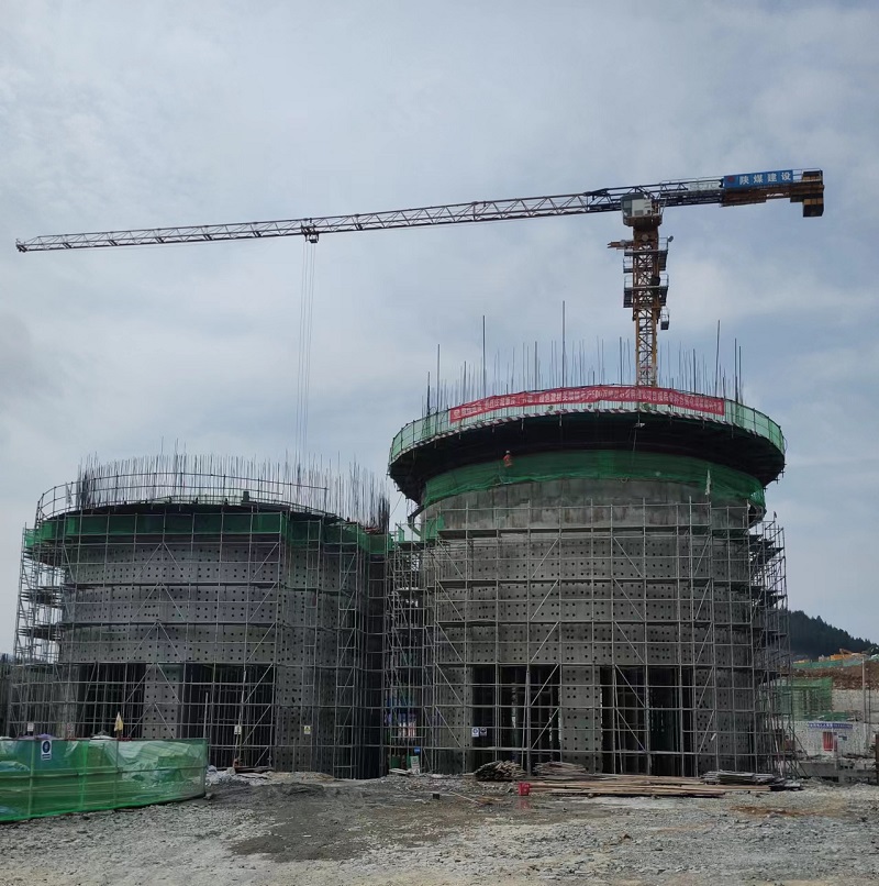 陜渝建材公司成品骨料倉筒倉滑模順利開(kāi)滑